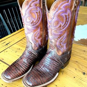 Lucchese women’s boots 8.5 gently worn.  Great condition.